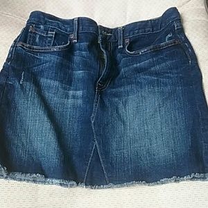 Size 10 Gap jeans distressed skirt 16 inches.